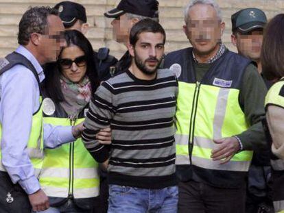 Miguel Carca&ntilde;o a su llegada al Hospital Miguel Servet de Zaragoza.