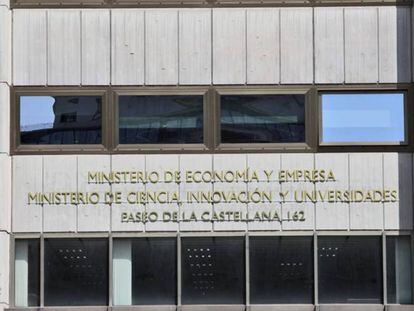 Economía reitera su oposición a limitar los alquileres y el pulso pasa a manos de Sánchez e Iglesias