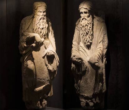 Esculturas de Abraham e Isaac, procedentes del Pórtico de la Gloria de la Catedral de Santiago, propiedad de la familia del dictador Francisco Franco.