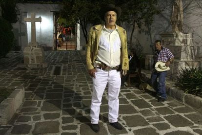 Alfredo Gallegos, el Padre Pistolas.