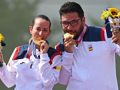 Fátima Gálvez y Alberto Fernández, con las medallas de oro.