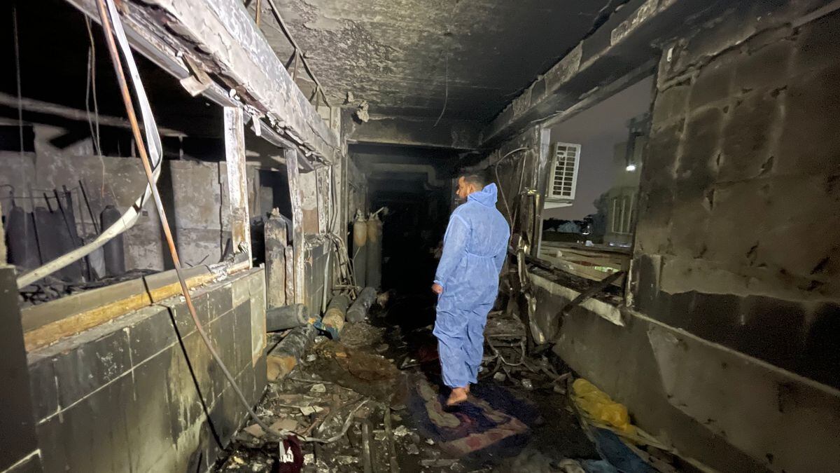 Al menos 82 muertos en Irak al incendiarse una UCI que trataba a pacientes  de coronavirus | Sociedad | EL PAÍS