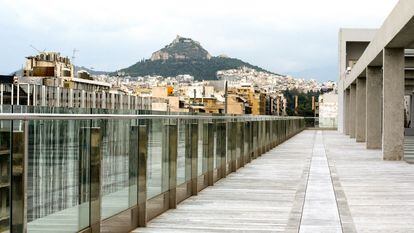 Las vistas de Atenas desde la terraza del EMST.