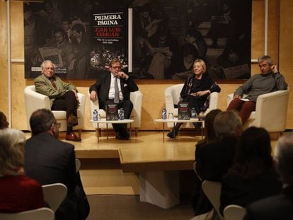 De izquierda a derecha, Jos&eacute; &aacute;lvarez Junco, Juan Luis Cebri&aacute;n, Soledad Puertolas y Carles Francino, durante la presentacion del libro de Cebri&aacute;n.