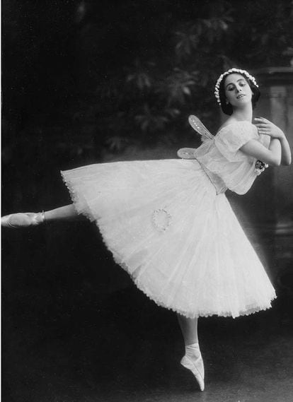 Una bailarina con falda de tul en 1931.