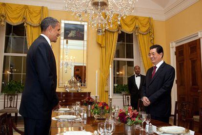 El presidente de EE UU, Barack Obama, ejerce de anfitrión en la comida de trabajo ofrecida al presidente chino Hu Jintao en la Casa Blanca.