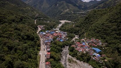 La Vía del Llano en el municipio de Guayabetal (Colombia).