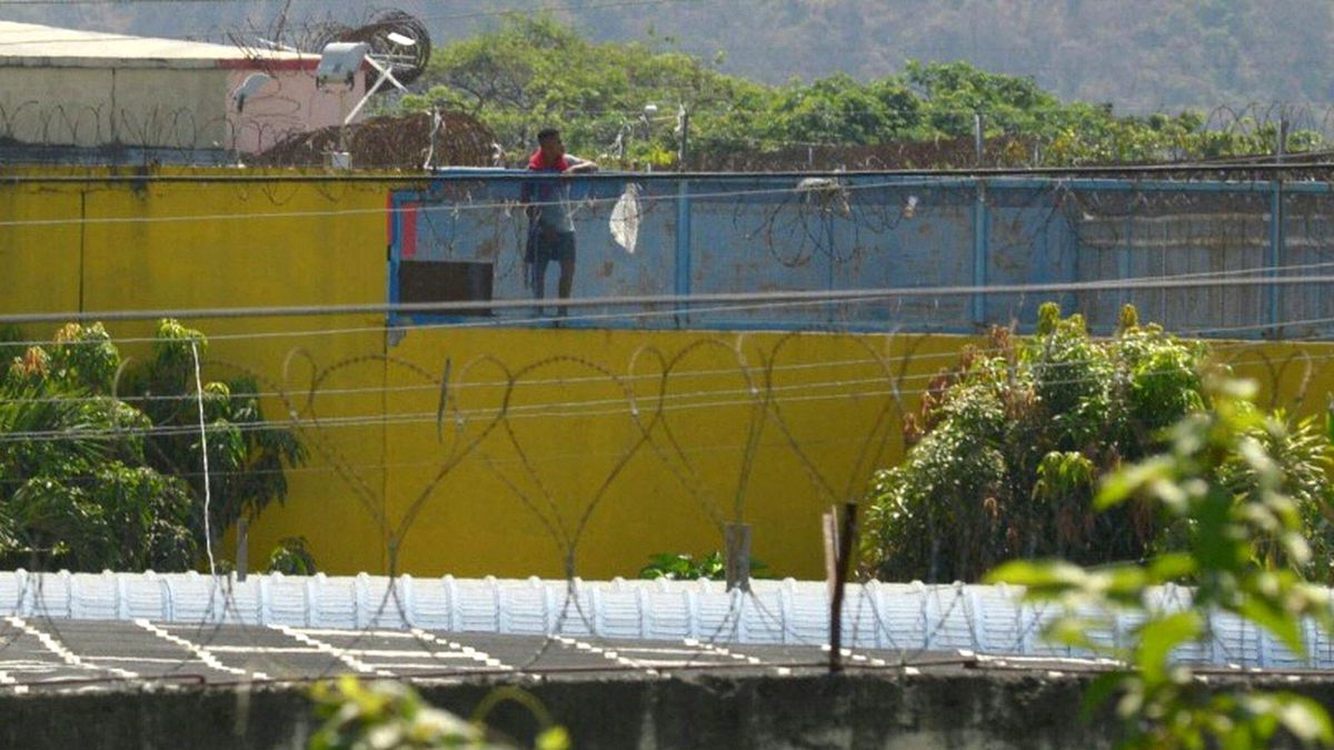 Ecuador eleva a 116 los muertos en un motín y decreta el estado de emergencia en todas las cárceles