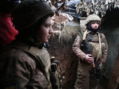 Soldados ucranios, el pasado día 18 en una trinchera en la región de Donetsk.