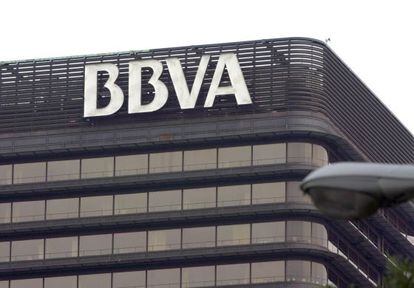 Fachada del Banco Bilbao Vizcaya Argentaria (BBVA) en Madrid.