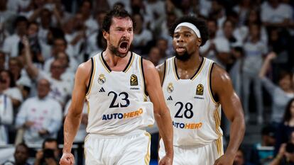 El escolta del Real Madrid Sergio Llull celebra un triple al Olimpia Milán este jueves en la Euroliga.