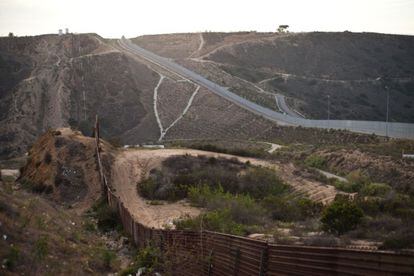 El muro que separa M&eacute;xico de Estados Unidos en Tijuana.