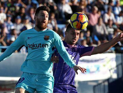 Messi, pugna con un jugador del Legan&eacute;s.