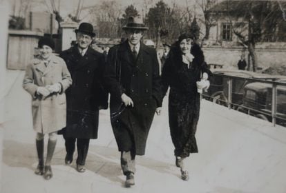Hans, Otto and Ella Neumann, in Prague in 1934.