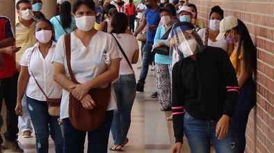 Fotografía fechada el 18 de junio de 2020, en Barranquilla (Colombia), una ciudad que con su vecina Cartagena suman los más altos índices de contagios y muertes por covid-19 y donde se está celebrando el encuentro anual del Banco Interamericano de Desarrollo.