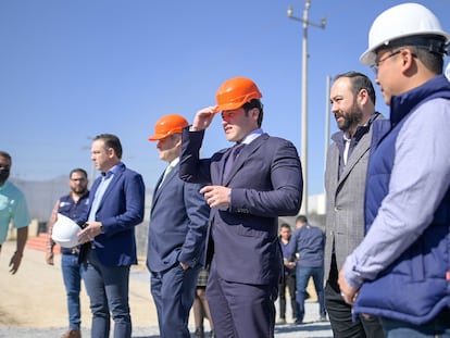 El gobernador de Nuevo León (México), Samuel García, durante la colocación de la primera piedra de la fábrica de NOAH Itech en Santa Catarina, el 5 de enero de 2023.