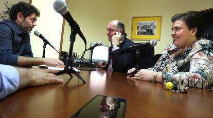 Moreno, Valero y Corpas, durante el taller de radio. 