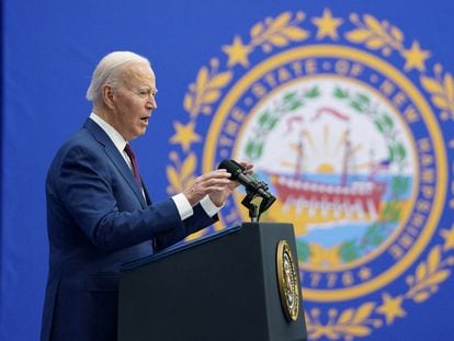 El presidente Joe Biden explica su propuesta de ayudas familiares, este lunes en Goffstown (New Hampshire).