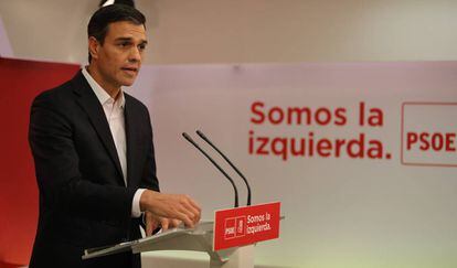 Pedro Sánchez en la sede del PSOE este domingo.
