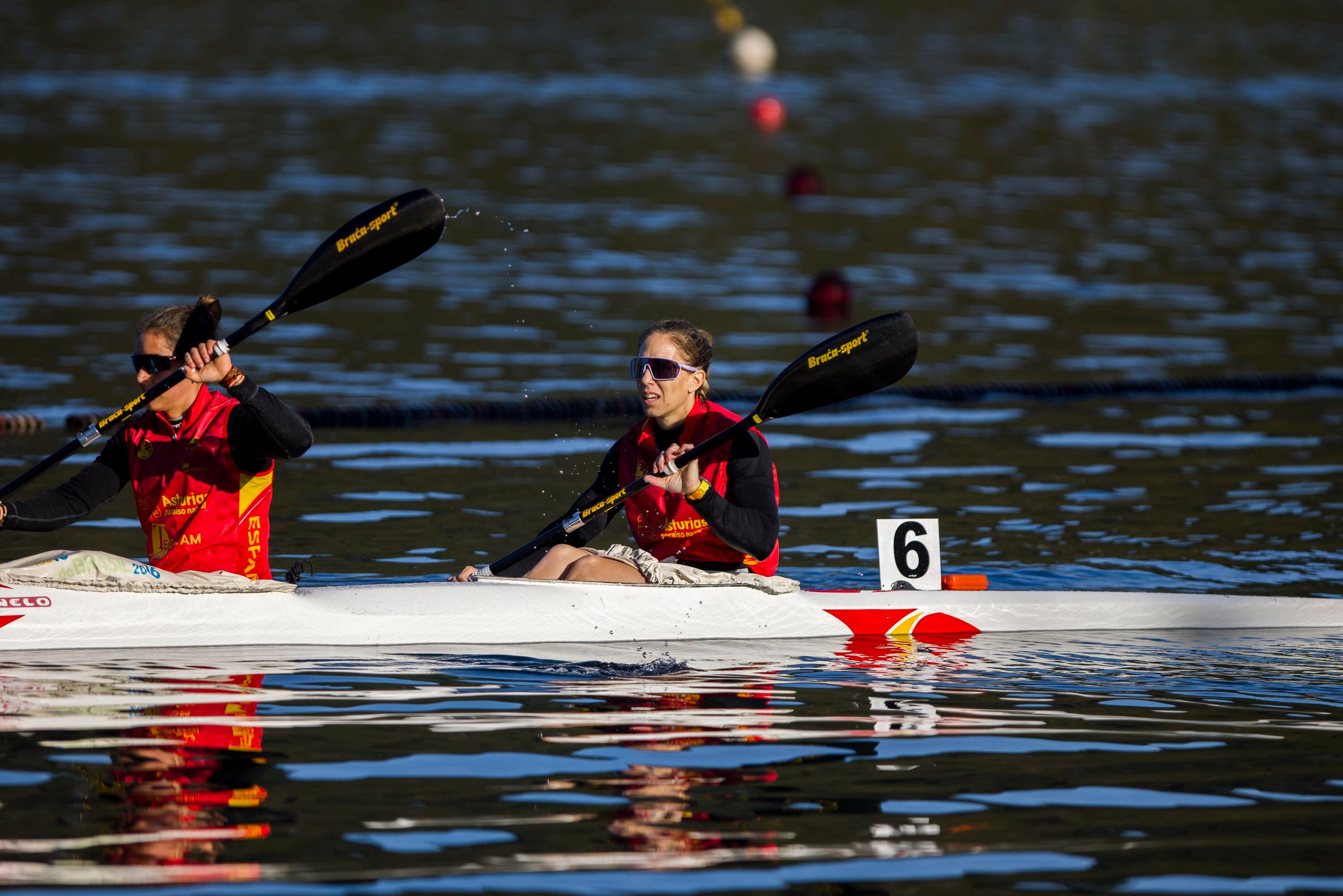 Teresa Portela, durante una prueba de K2-500 el pasado viernes en el embalse de Pontillón de Castro, en Pontevedra.