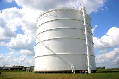 Planta de almacenamiento de Gas Natural Fenosa en General Rodr&iacute;guez, provincia de Buenos Aires.