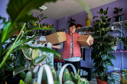 Doinita, en su tienda de Torrejón de Ardoz.