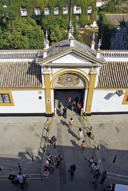 Preparativos ayer en el palacio de Dueñas, en Sevilla.