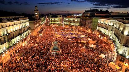 La Puerta del Sol de Madrid, en pleno estallido del movimiento 15-M, en marzo de 2011.