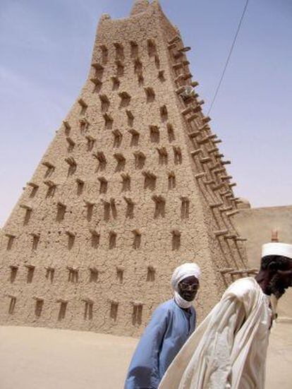 El minarete de una mezquita en Tumbuctú (Mali).