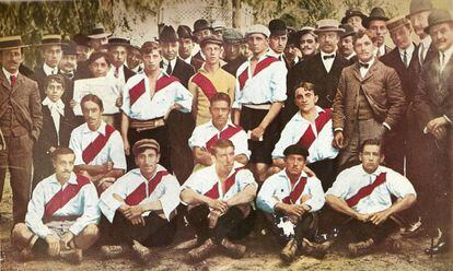 El equipo de River Plate campe&oacute;n del torneo amateur de 1908.