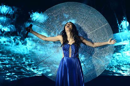 La artista de Montenegro, Vladana, en la segunda semifinal de la edición 2022 del Festival de Eurovisión.