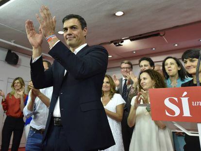 Pedro Sánchez durant la seva compareixença per analitzar els resultats.