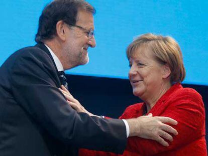 Merkel, a Rajoy: “Habéis cogido el toro por los cuernos”