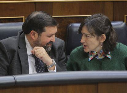 Los ministros de Justicia y Cultura, Francisco Caamaño y Ángeles González-Sinde, en el Congreso.