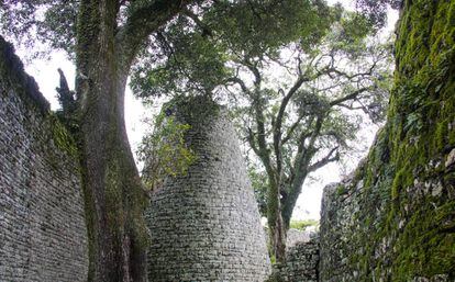 Ruinas de Great Zimbabwe, la mayor ciudad medieval del África subsahariana.