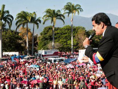 Maduro se dirige a seguidores de Ch&aacute;vez en Caracas. 