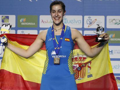 Carolina Marín, tras recibir la medalla de oro.