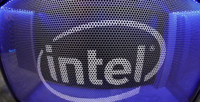 Logo del fabricante de chips Intel.