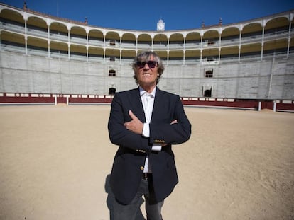 Simón Casas, en el ruedo de la plaza de Las Ventas.