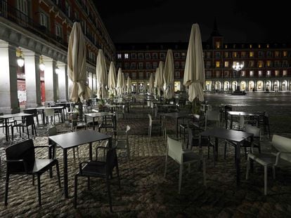 Imagen de la plaza Mayor de Madrid, prácticamente vacía, el miércoles.