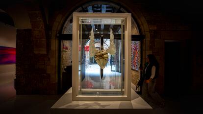 'The immaculate heart-sacred' de Damien Hirst, que puede verse en el nuevo Moco Museum, que abre sus puertas en Barcelona.