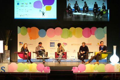 Bárbara Yuste, coordinadora de Café Periodismo en ABC; el periodista Nacho Escolar; Rosalía Lloret,  directora de desarrollo en Internet de Unidad Editoria; Gumersindo Lafuente, adjunto a la dirección de El País y Millán Berzosa, de ideas4all.