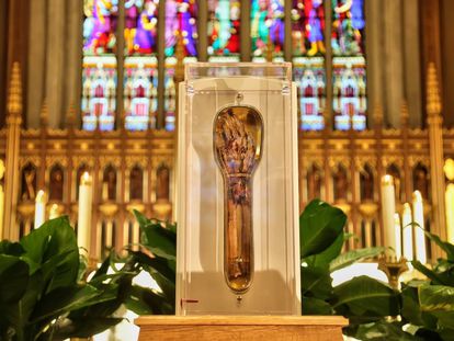 El brazo de San Francisco Javier en la Catedral de San Miguel en Toronto, Canadá, el pasado 12 de enero.