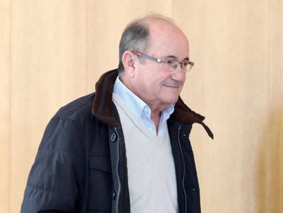El contable de la SD Huesca, Carlos Laguna, este miércoles en el juzgado de Huesca.