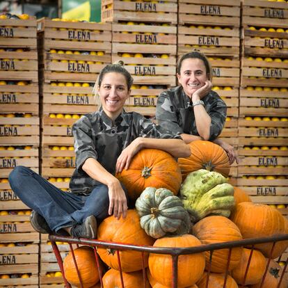 Romina Moore y Patricia Rodríguez, en el Mercado Central de Buenos Aires.