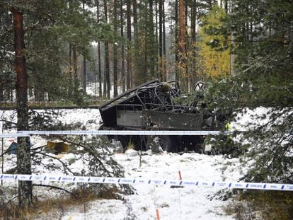 Un cami&oacute;n militar colisionado en el sur de Finlandia este jueves.