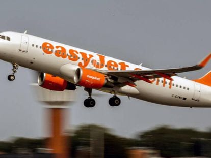 Un avión de Easyjet despega en Francia.