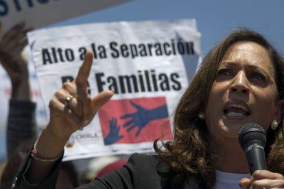 La senadora Kamala Harris, en una protesta a favor de los inmigrantes en San Diego.
