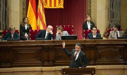 El líder del PP catalán, Xavier García Albiol, recuerda su labor como alcalde de Badalona en el Parlament.