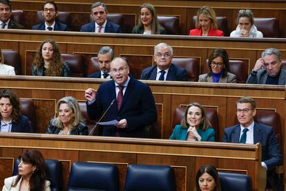 El portavoz del PP, Miguel Tellado, interviene en la sesión de control al Ejecutivo, este miércoles en el Congreso.
